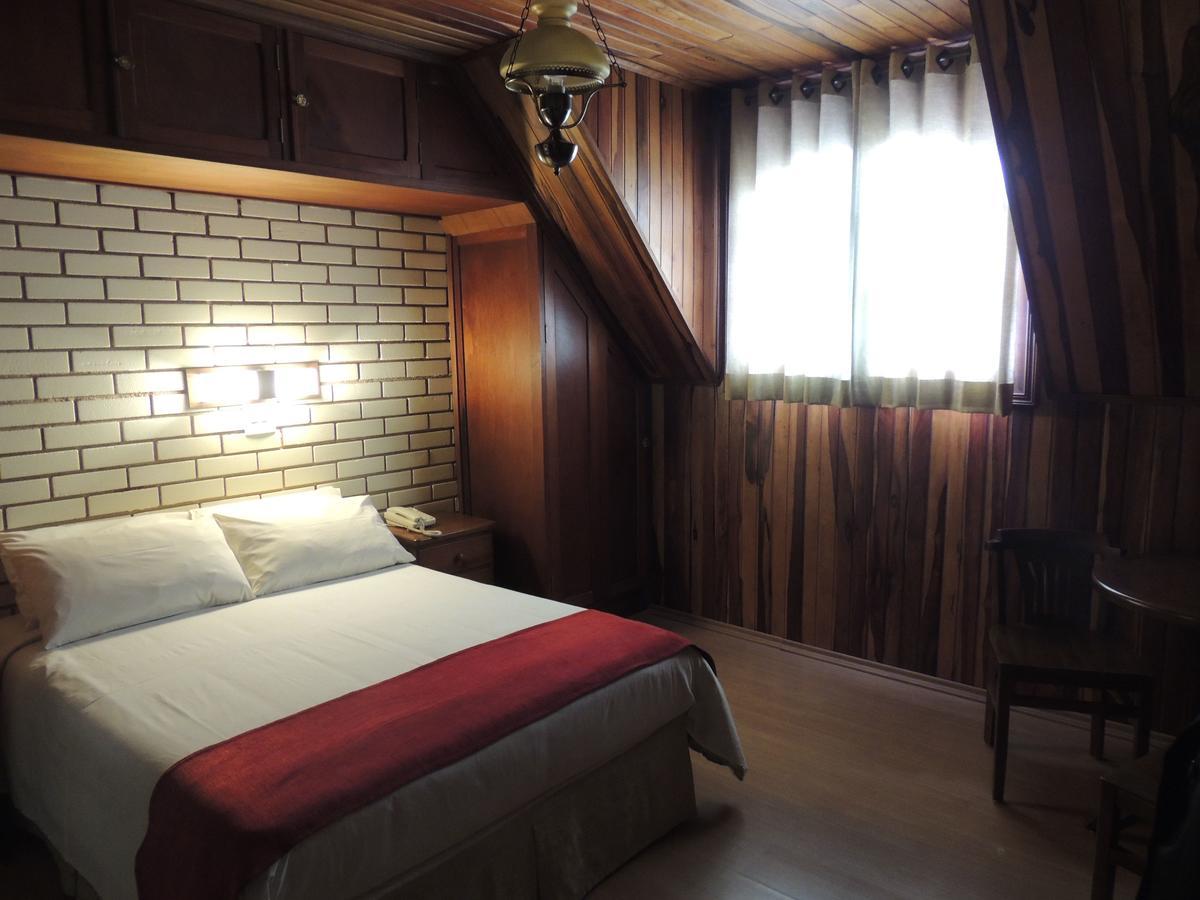 Hotel Monte Carlo กังโปสดูจอร์เดา ภายนอก รูปภาพ